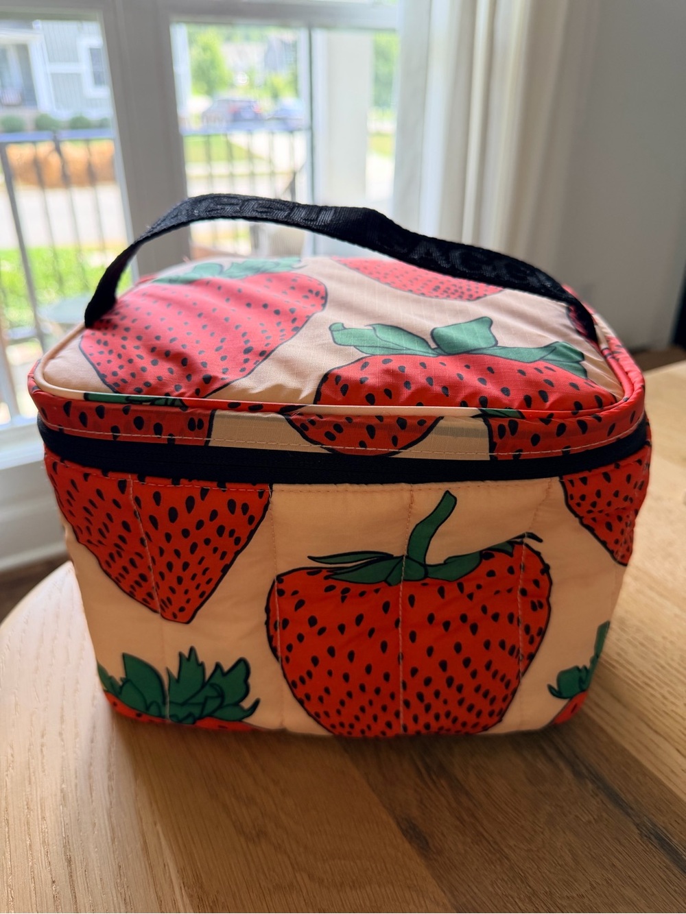 Baggu Puffy Lunch Bag - Strawberry (NWOT)